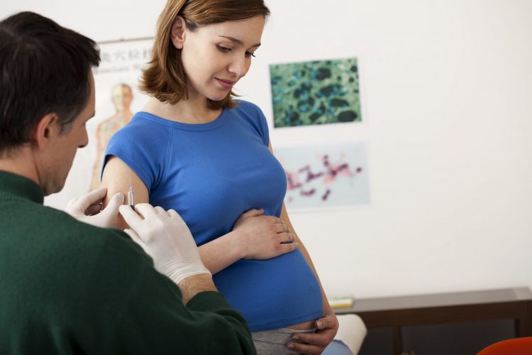 Vaccinating a pregnant woman