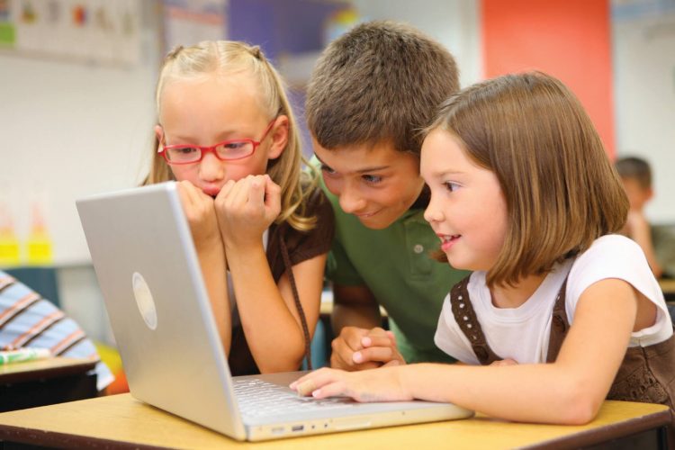 Supervising Kids On Internet Surfing