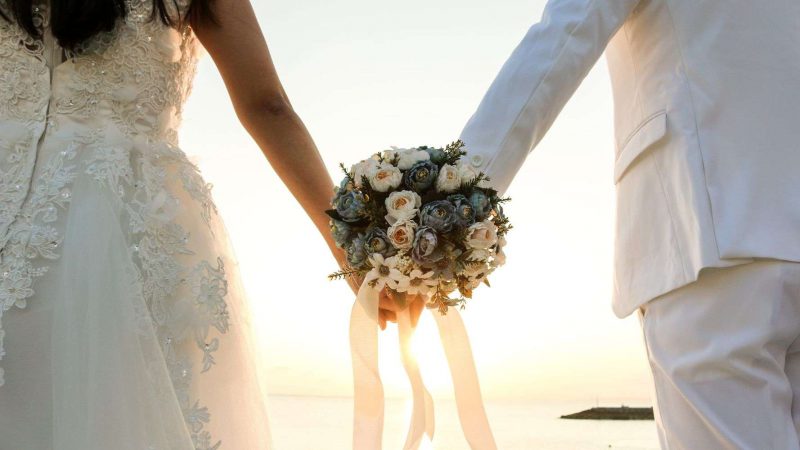 getting married and having kids in 20s